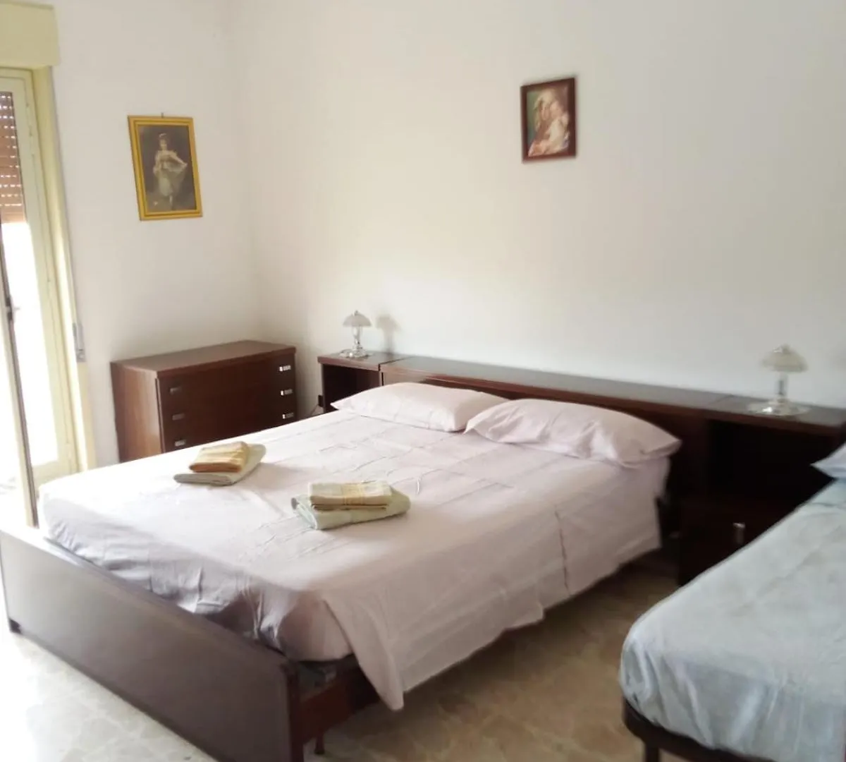 Casa Valeria - Vicino Alla Spiaggia Giardini Naxos Apartment